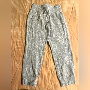 Lululemon capri pants